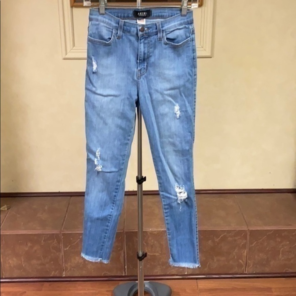 Akira Raw Hem High Rise Jeans size 9 (W28)